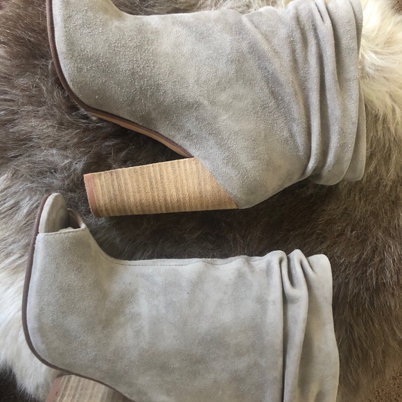 NWOT Kristin Cavallari Laurel Suede Bootie Grey 7 - Picture 6 of 6